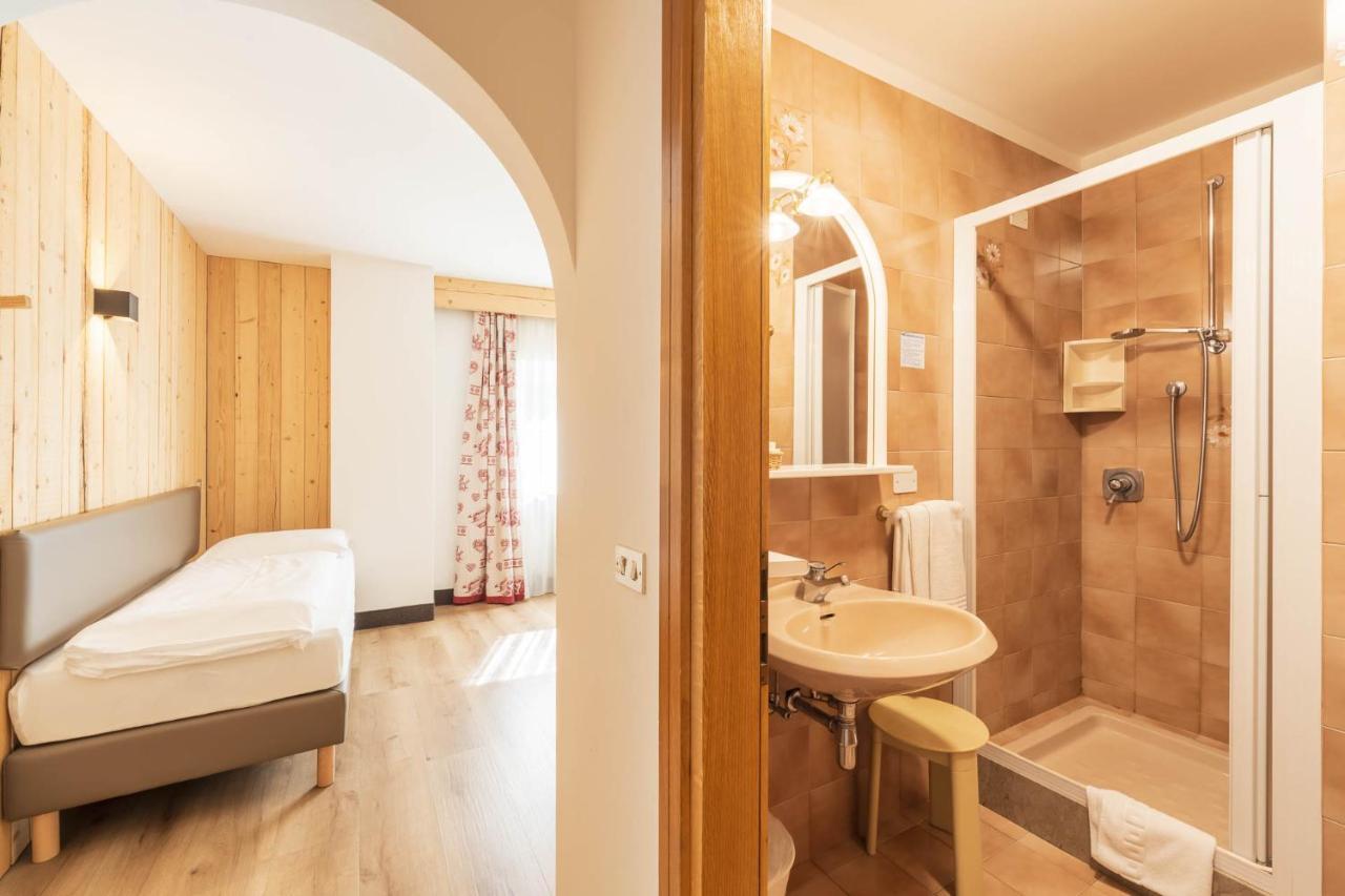 Hotel Italia Канацеї Екстер'єр фото