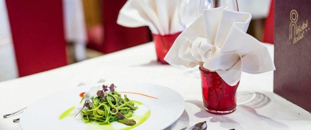 Hotel Italia Канацеї Екстер'єр фото