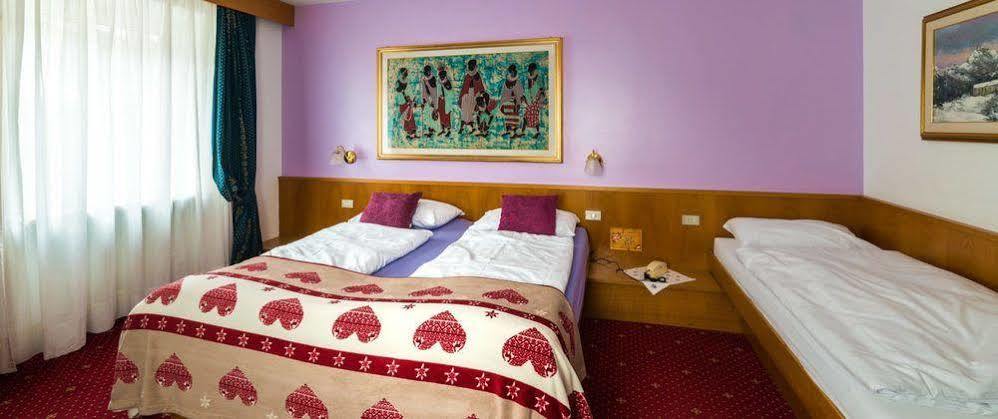 Hotel Italia Канацеї Екстер'єр фото